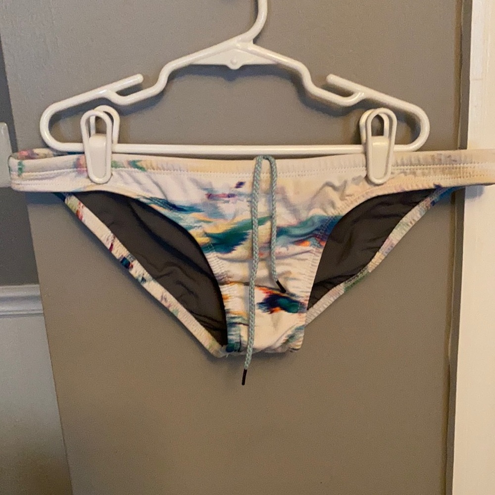 Bikini bottoms